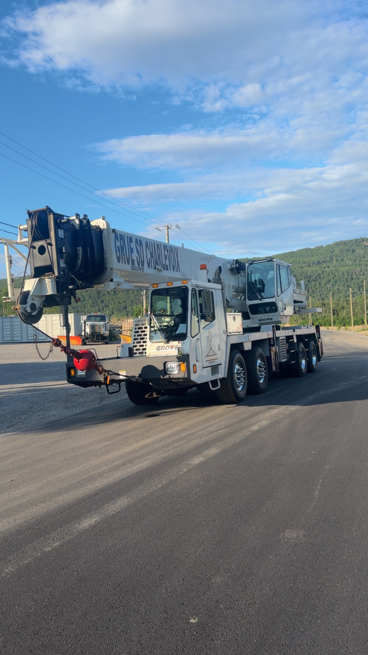 Location de grue Charlevoix, Opérateur-grutier qualifié, Services de levage sécurisés, Grue mobile c