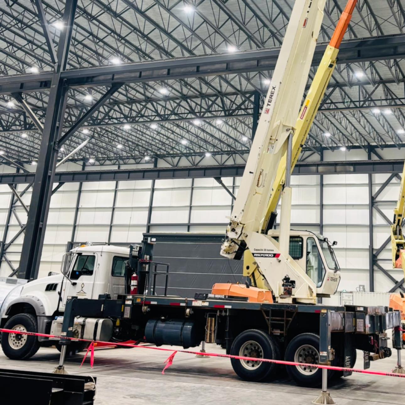 Location de grue Charlevoix, Opérateur-grutier qualifié, Services de levage sécurisés, Grue mobile